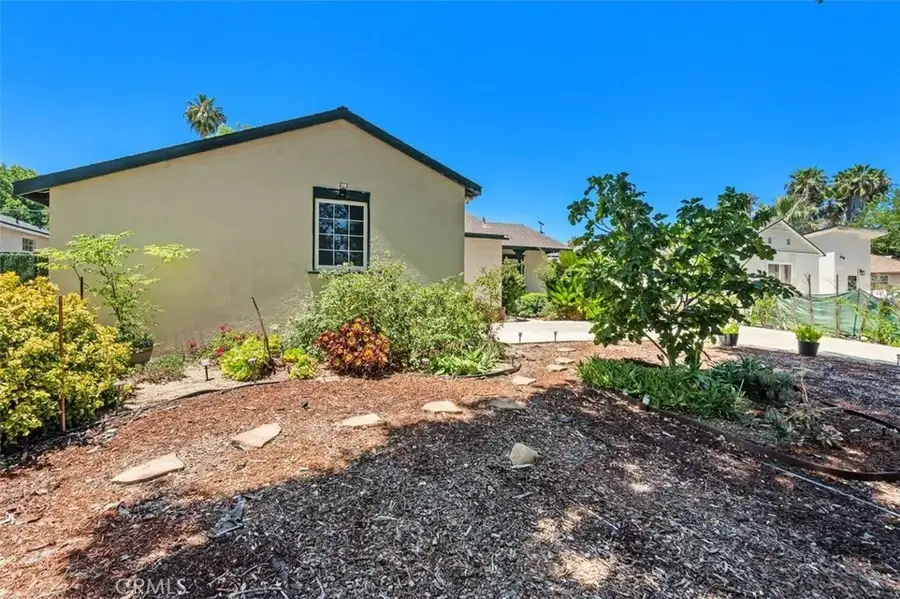 6613 Randi Avenue, Woodland Hills, CA 91303 - #3