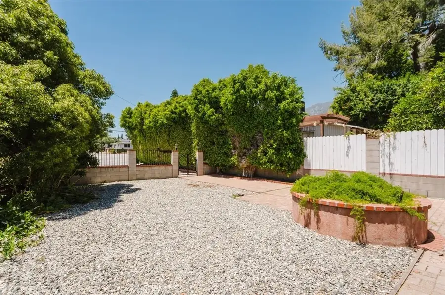 4334 Pennsylvania Avenue, La Crescenta, CA 91214 - #3