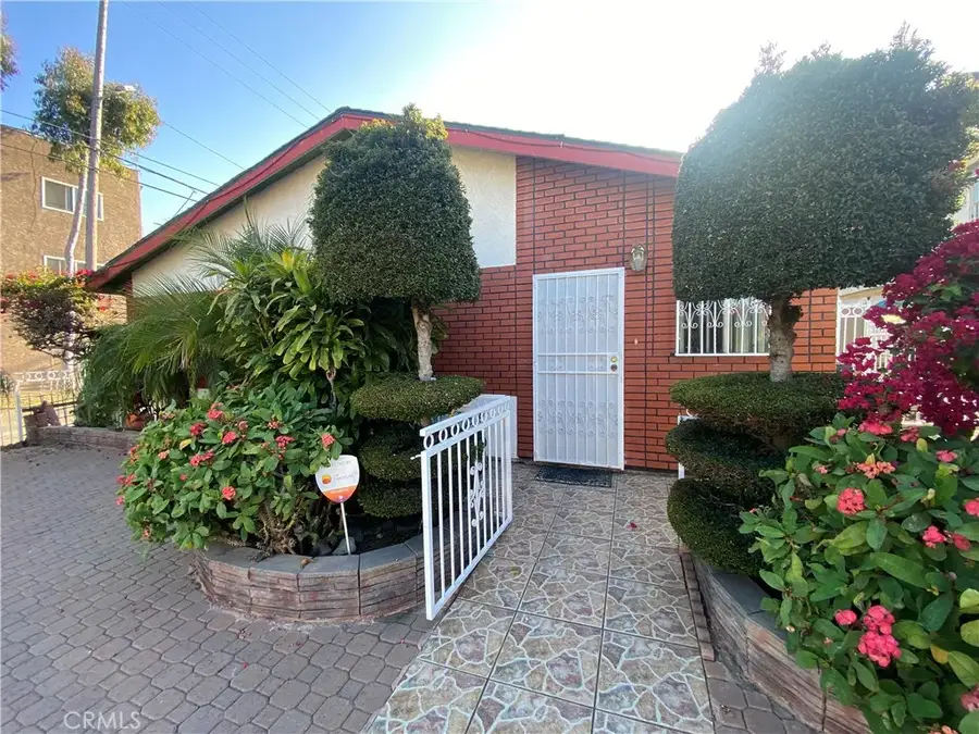 3111 Halldale Ave., Los Angeles, CA 90018 - #2