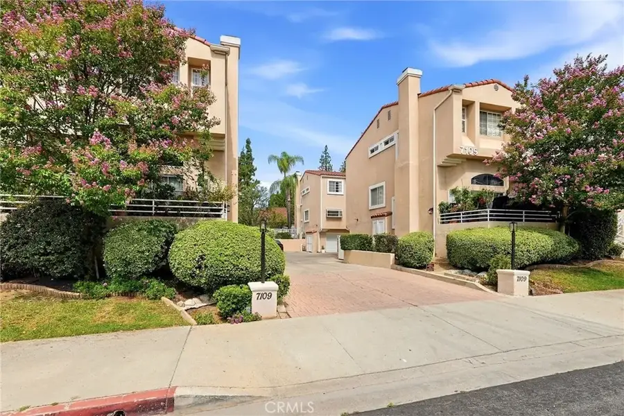 7109 Farralone #117, Canoga Park, CA 91303 - #3