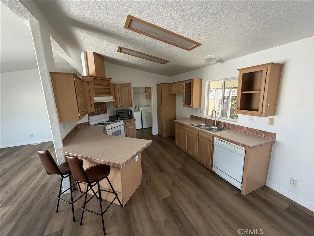 10900 Sepulveda #23, Mission Hills, CA 91345 - #1