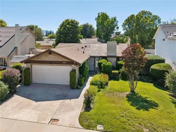 25333 Via Dona Christa, Valencia, CA 91355
