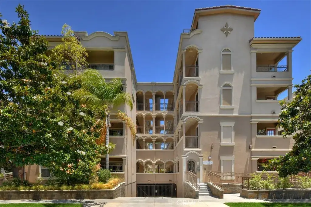 432 S Willaman Drive #401, Los Angeles, CA 90048 - #1