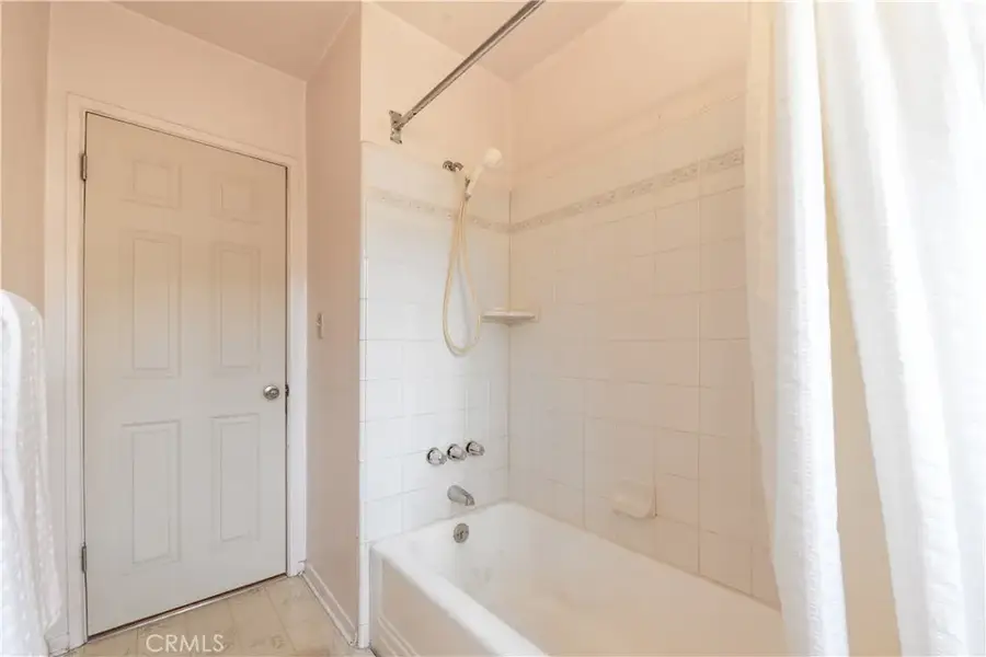 8101 Delco, Winnetka, CA 91306 - #2