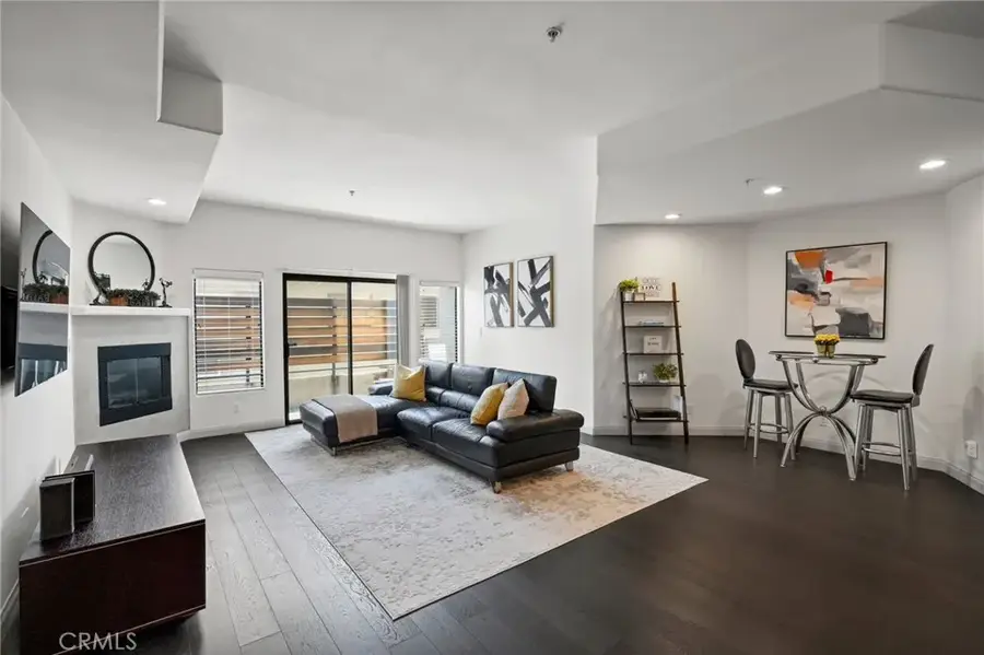 4477 Woodman Avenue #202, Sherman Oaks, CA 91423 - #2