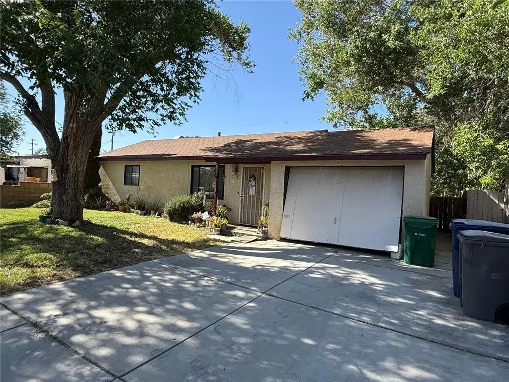 1109 W Lumber Street, Lancaster, CA 93534 - #1