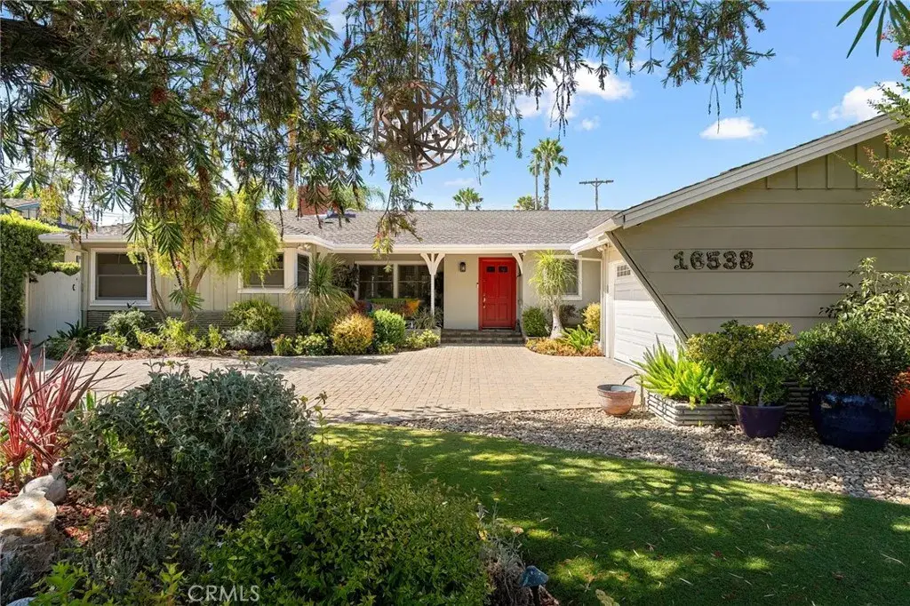 16538 Hartsook, Encino, CA 91436 - #1