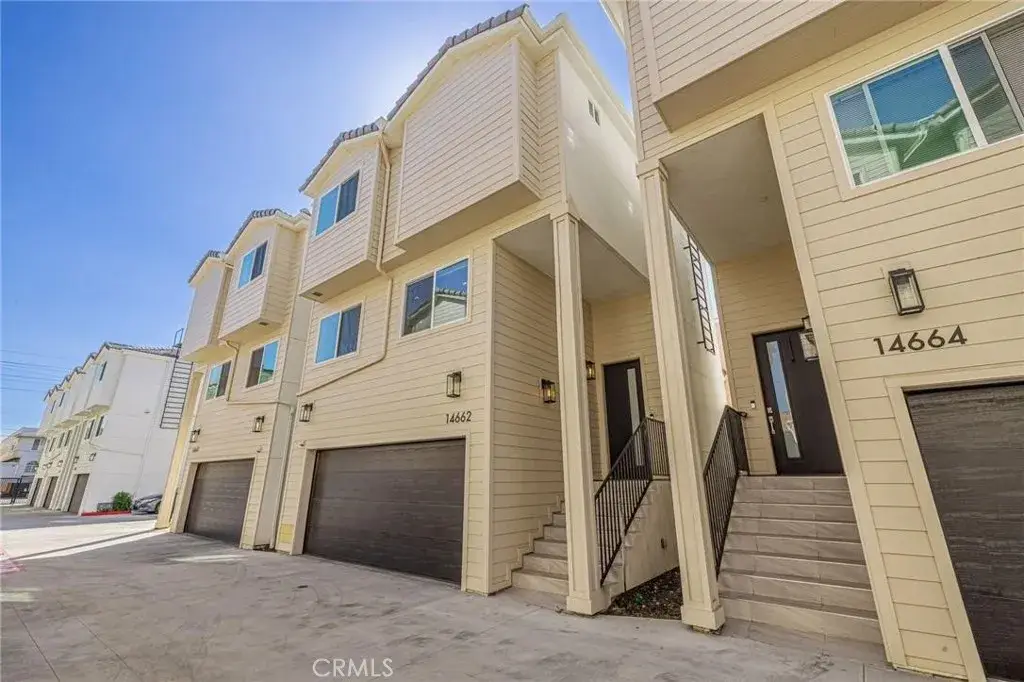 14662 W Sara Lane, Panorama City, CA 91402 - #1