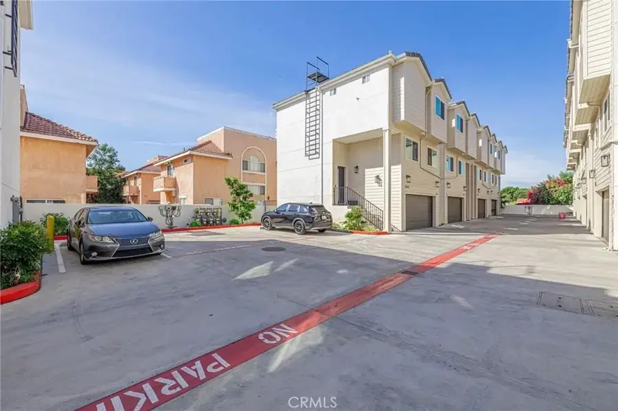 14662 W Sara Lane, Panorama City, CA 91402 - #3