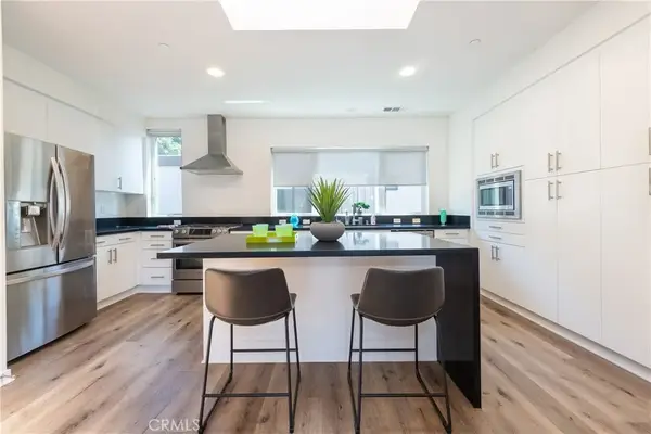2926 Rowena Avenue #4, Los Angeles, CA 90039