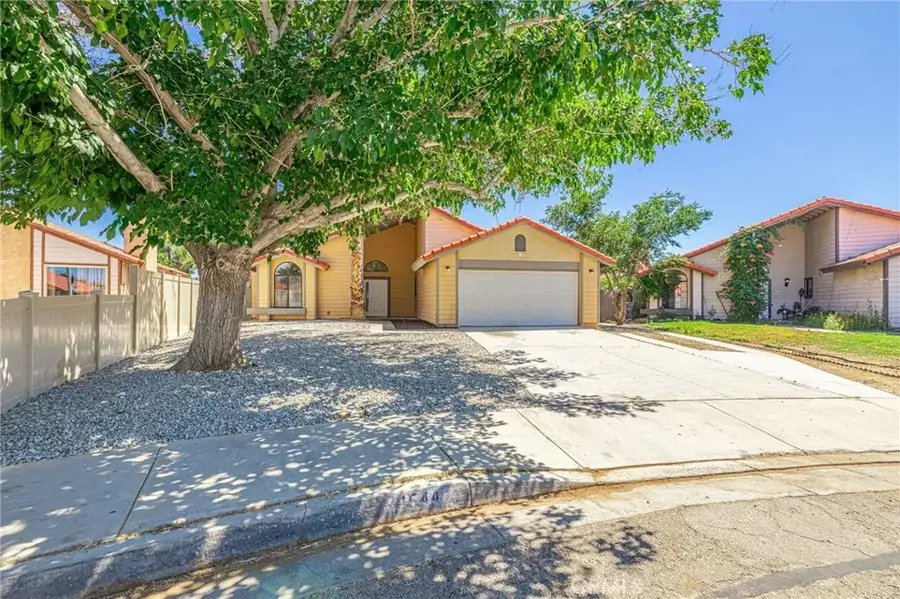 1544 E Norberry, Lancaster, CA 93535 - #2