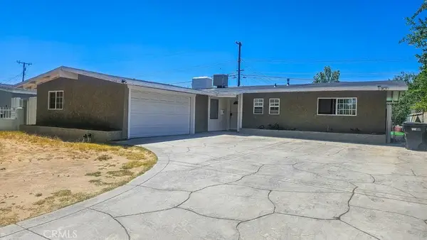 1046 W Holguin, Lancaster, CA 93534