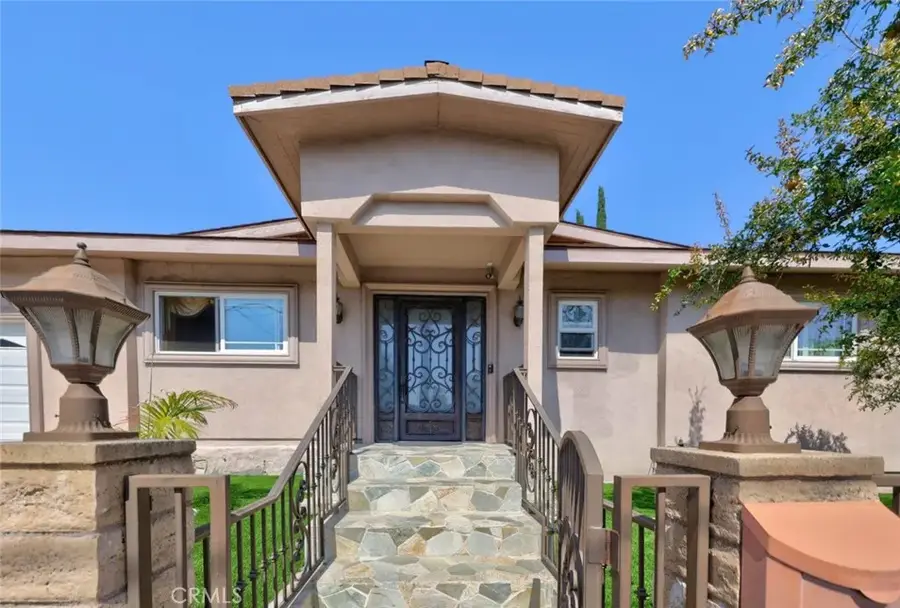 6415 Varna Avenue, Van Nuys, CA 91401 - #2