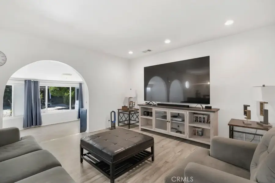 7533 Hatillo Avenue, Winnetka, CA 91306 - #2