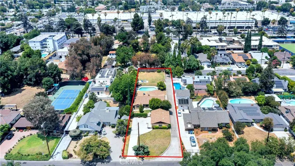 15803 Gault Street, Lake Balboa, CA 91406 - #1