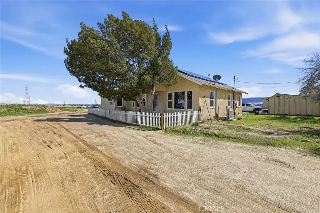 9200 W W Avenue H, Lancaster, CA 93536 - #1