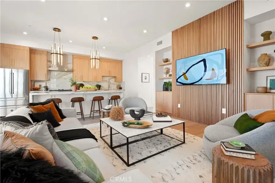 11026 Oxnard St, North Hollywood, CA 91606 - #3