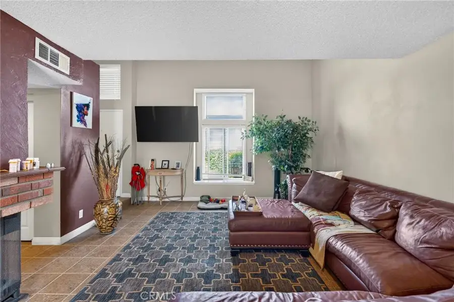 1974 E Lynwood Drive #10E, San Bernardino, CA 92404 - #3