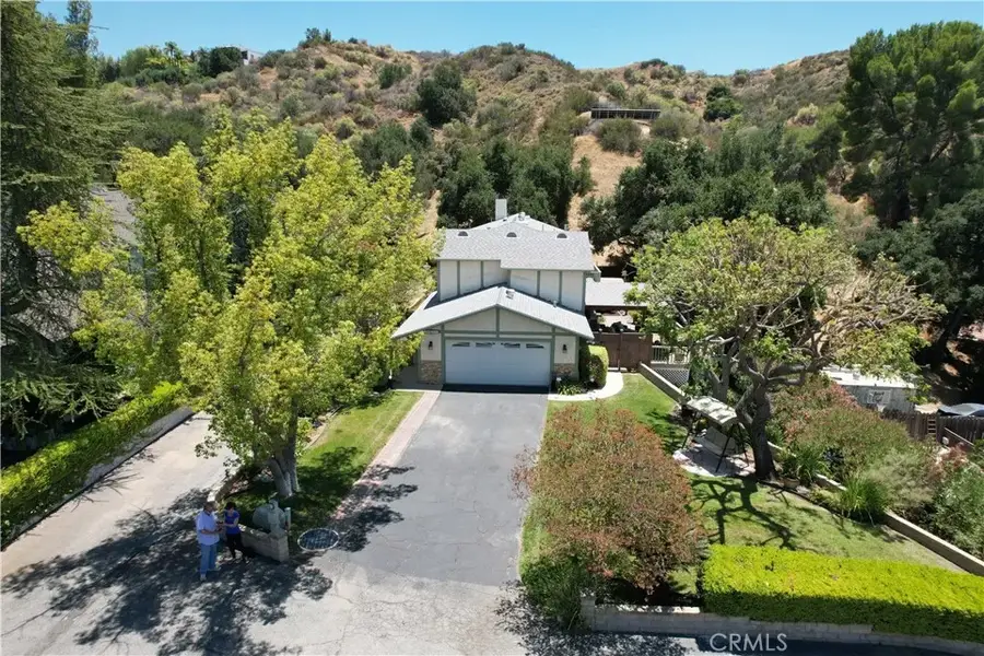 25023 Everett, Newhall, CA 91321 - #2
