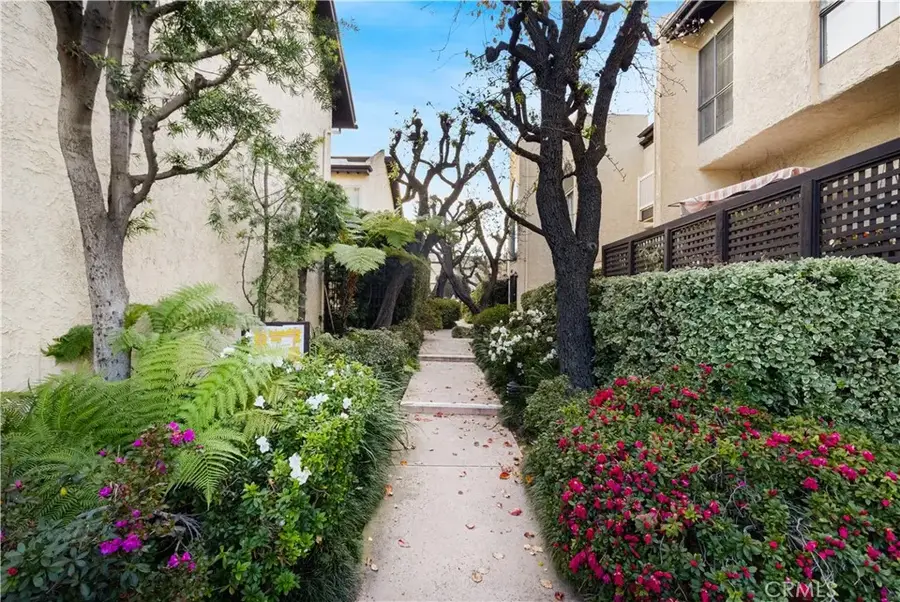 5255 Coldwater Canyon #E, Sherman Oaks, CA 91401 - #3