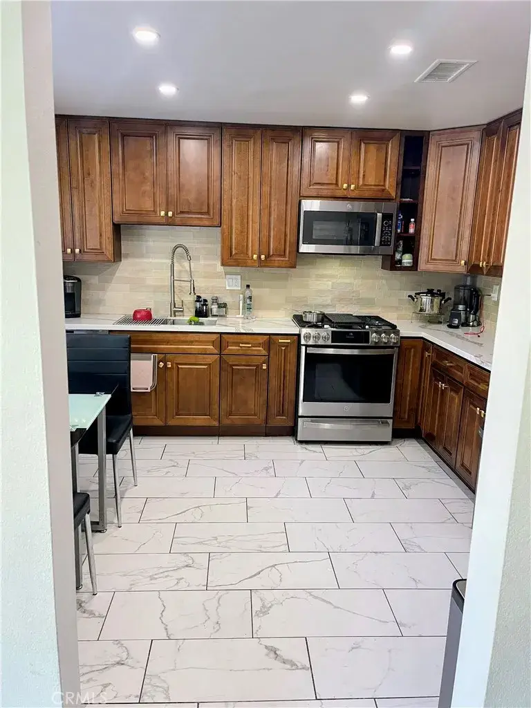 28360 Simsalido, Canyon Country, CA 91387 - #3