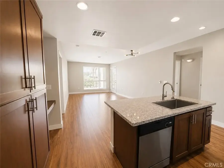 21301 Erwin Street #322, Woodland Hills, CA 91367 - #3