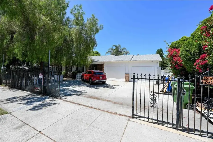 20957 Community, Canoga Park, CA 91304 - #2