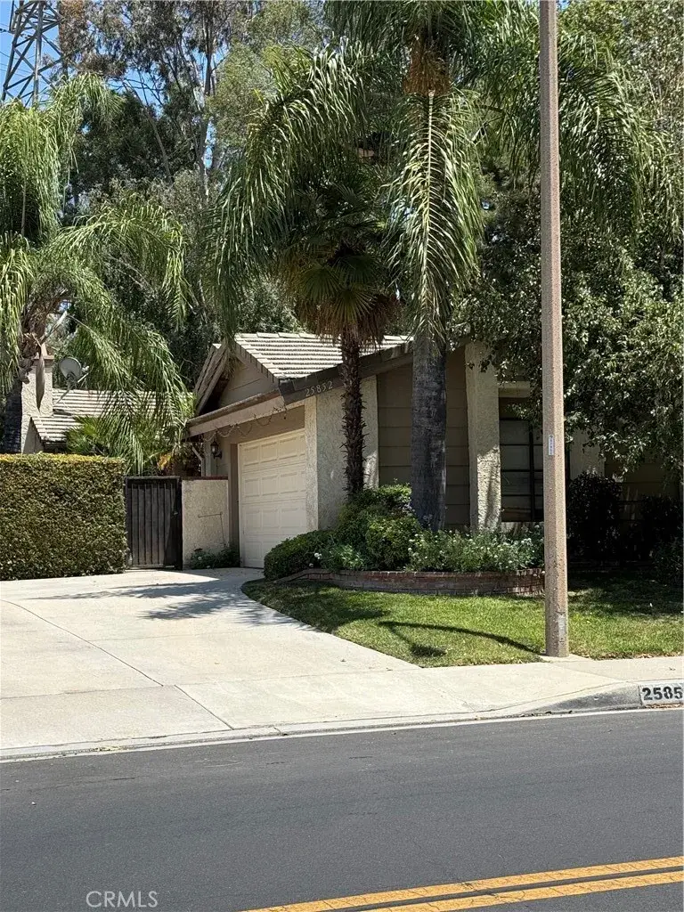 25852 Estaban, Valencia, CA 91355 - #1