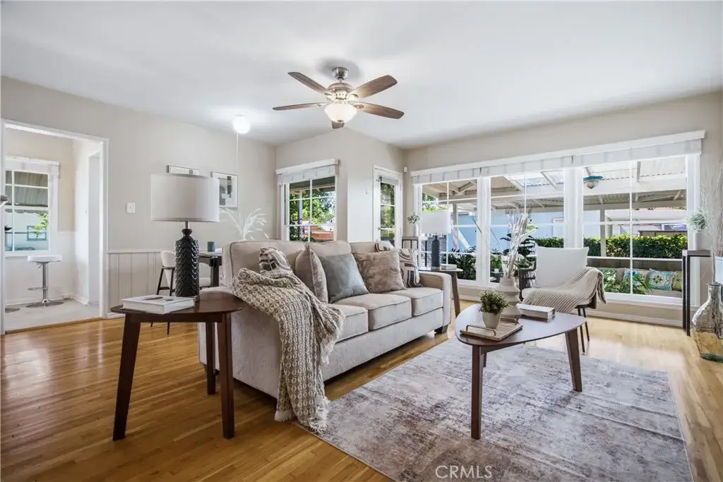 17061 Lorne, Lake Balboa, CA 91406 - #1