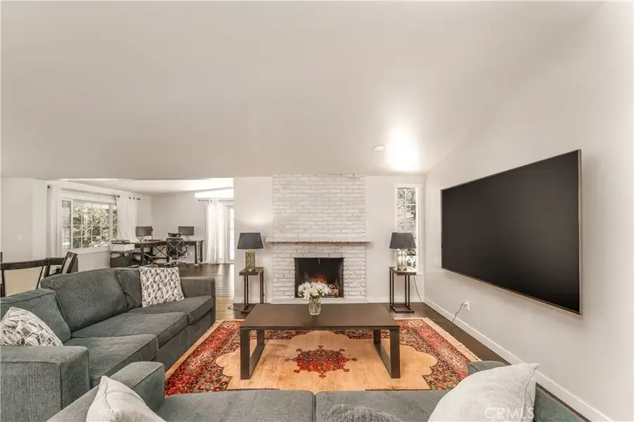 5708 Mcdonie Avenue, Woodland Hills, CA 91367 - #3
