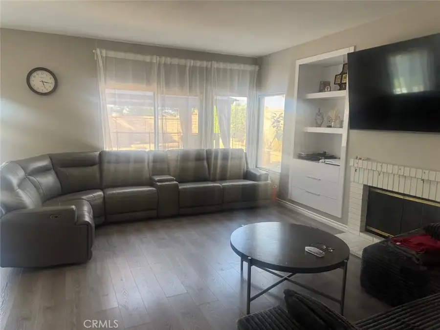 1059 Silvercreek, Corona, CA 92882 - #2