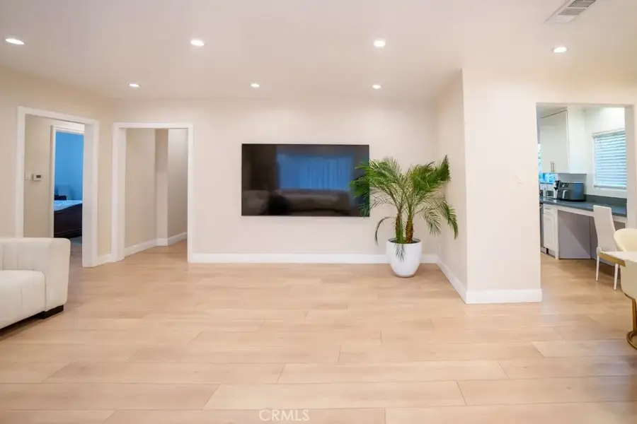 15500 Chatsworth Street, Mission Hills, CA 91345 - #3