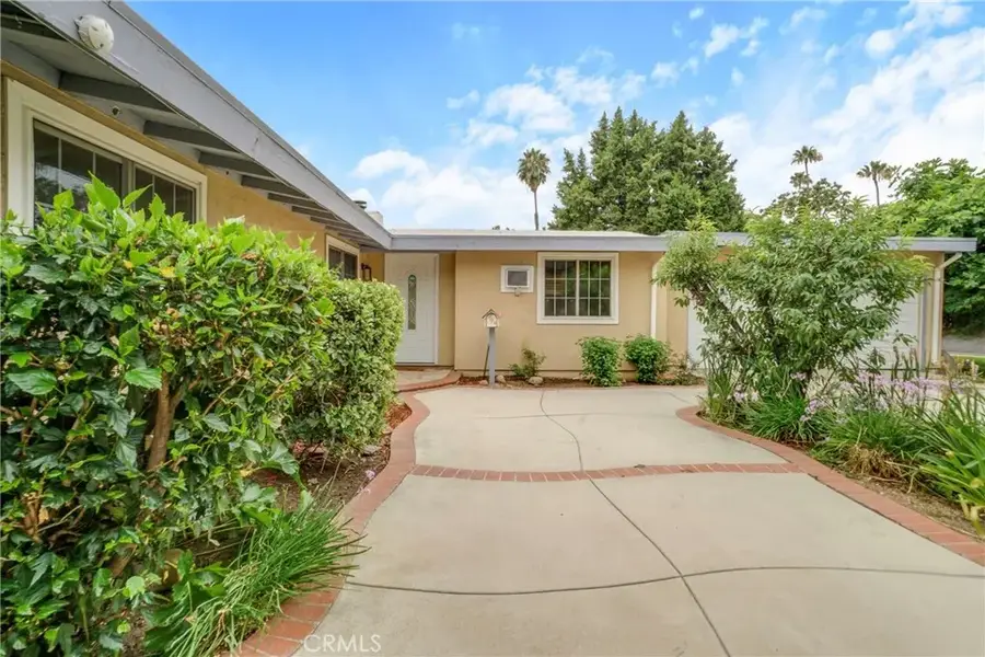 20510 Hamlin St, Winnetka, CA 91306 - #3
