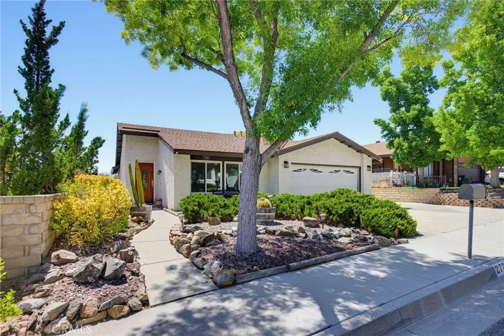 27245 Via Marcia, Saugus, CA 91350 - #1