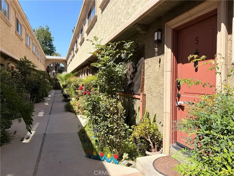 20146 Cohasset Street #5, Winnetka, CA 91306 - #2