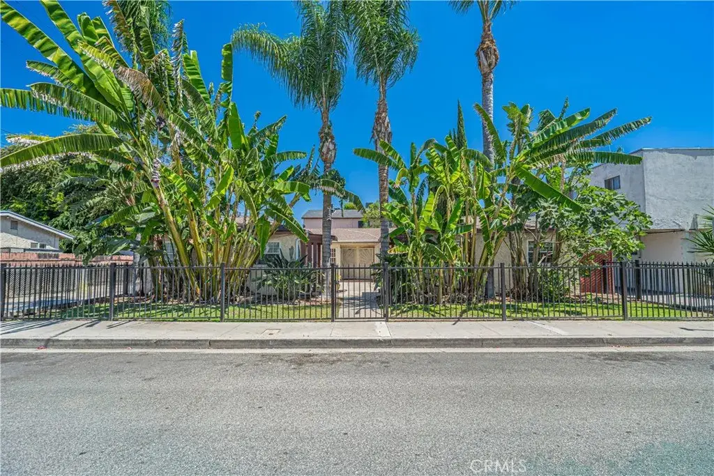 210 W Spazier, Burbank, CA 91502 - #1