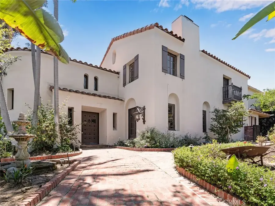2349 N Catalina, Los Angeles, CA 90027 - #2