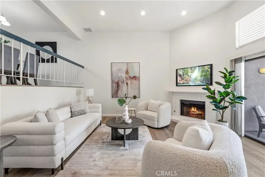 5800 Owensmouth Avenue #14, Woodland Hills, CA 91367 - #2