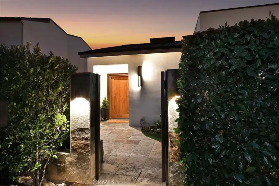 15059 Rayneta Drive, Sherman Oaks, CA 91403 - #2