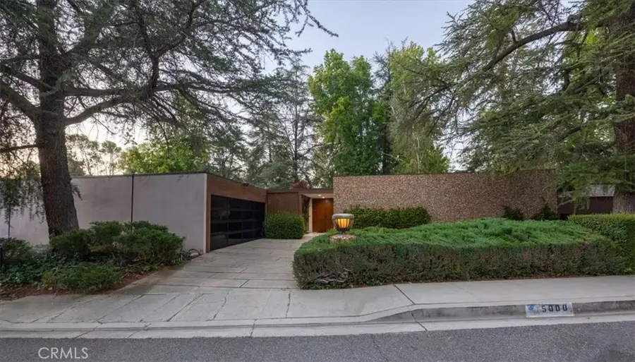5000 Queen Victoria Road, Woodland Hills, CA 91364 - #2