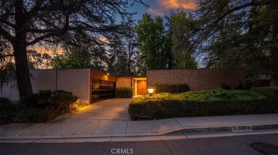 5000 Queen Victoria Road, Woodland Hills, CA 91364 - #3