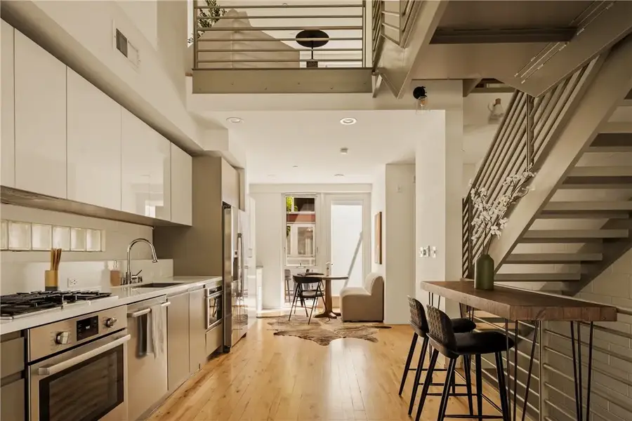 3450 Cahuenga West #907, Los Angeles, CA 90068 - #3