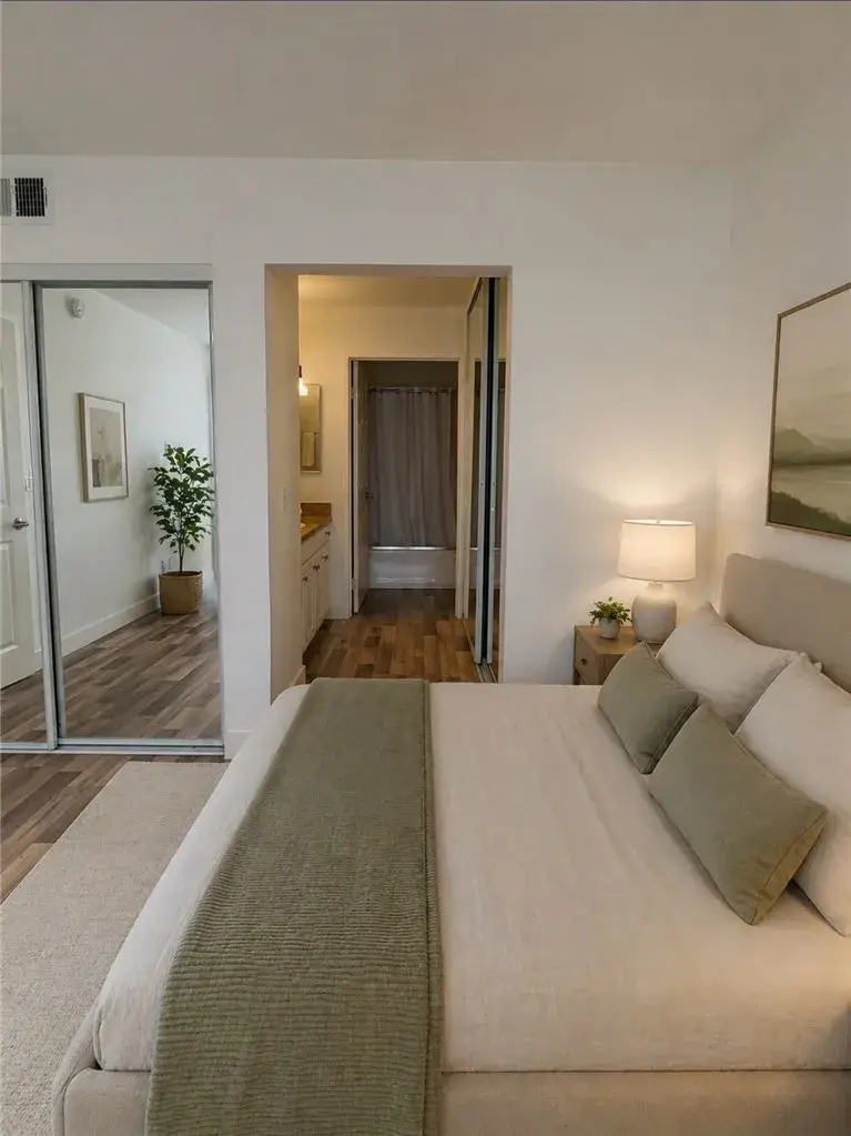 5550 Owensmouth #121, Woodland Hills, CA 91367 - #3