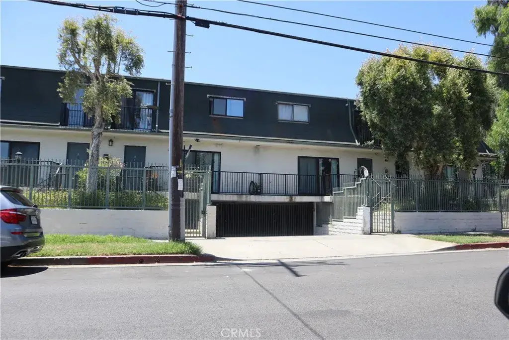 9047 Langdon #4, North Hills, CA 91343 - #1