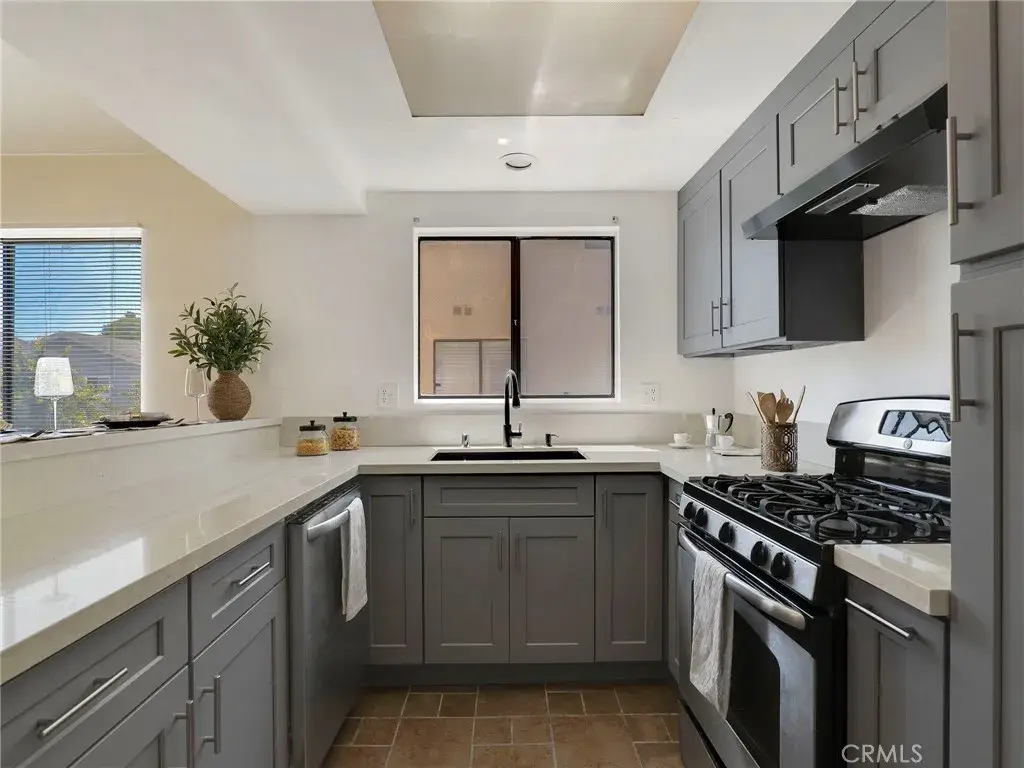 18954 Sherman Way #9, Reseda, CA 91335 - #1