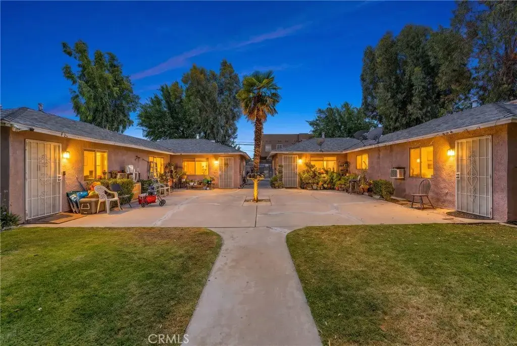 406-408 E Avenue Q7, Palmdale, CA 93550 - #1