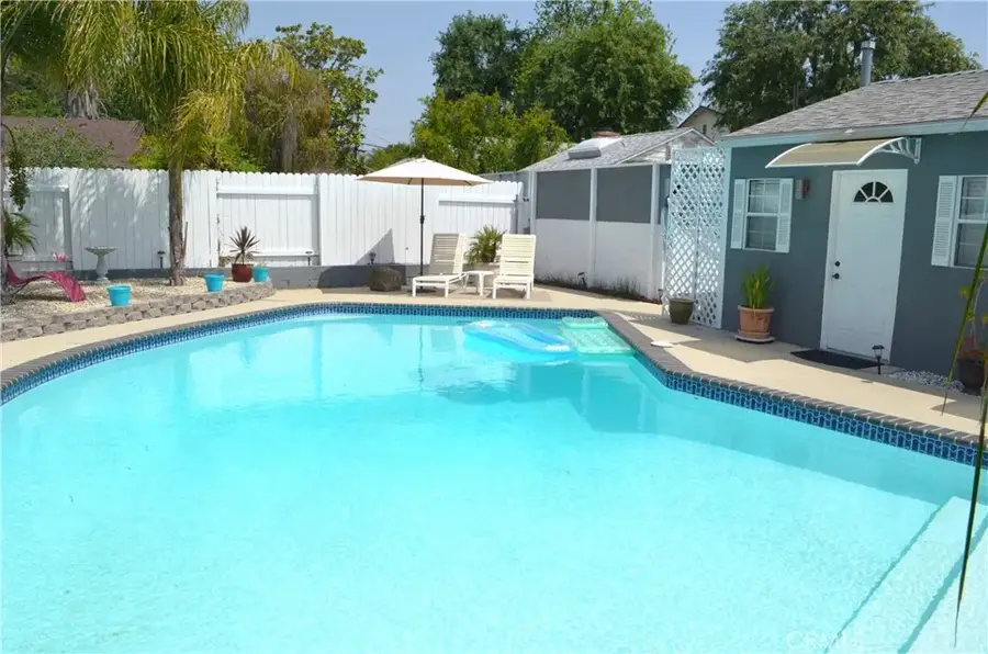 13827 Calvert Street, Valley Glen, CA 91401 - #2