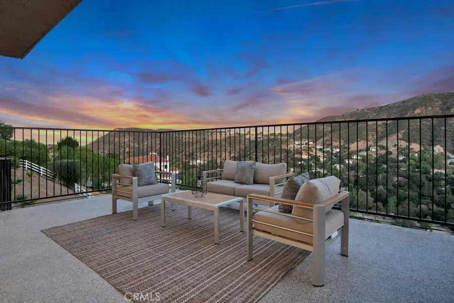 30 Stagecoach Road, Bell Canyon, CA 91307 - #3