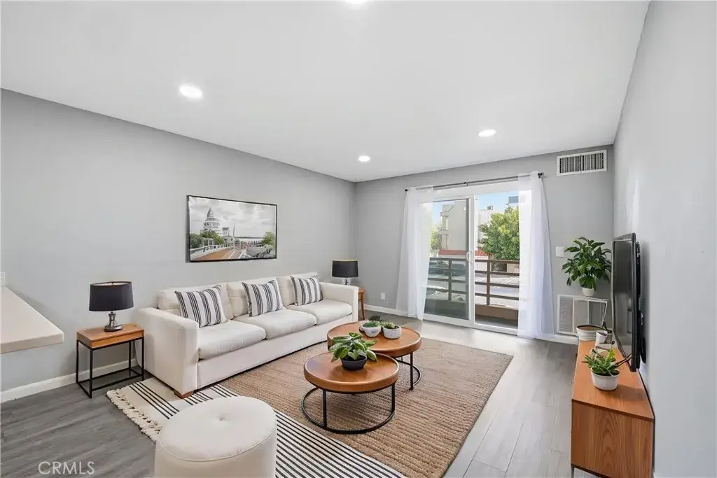 6815 Remmet #215, Canoga Park, CA 91303 - #1