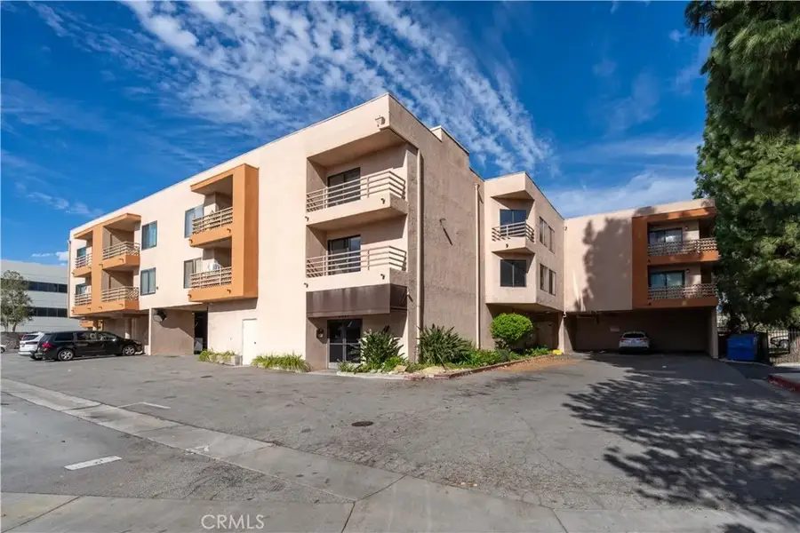 6815 Remmet #215, Canoga Park, CA 91303 - #2
